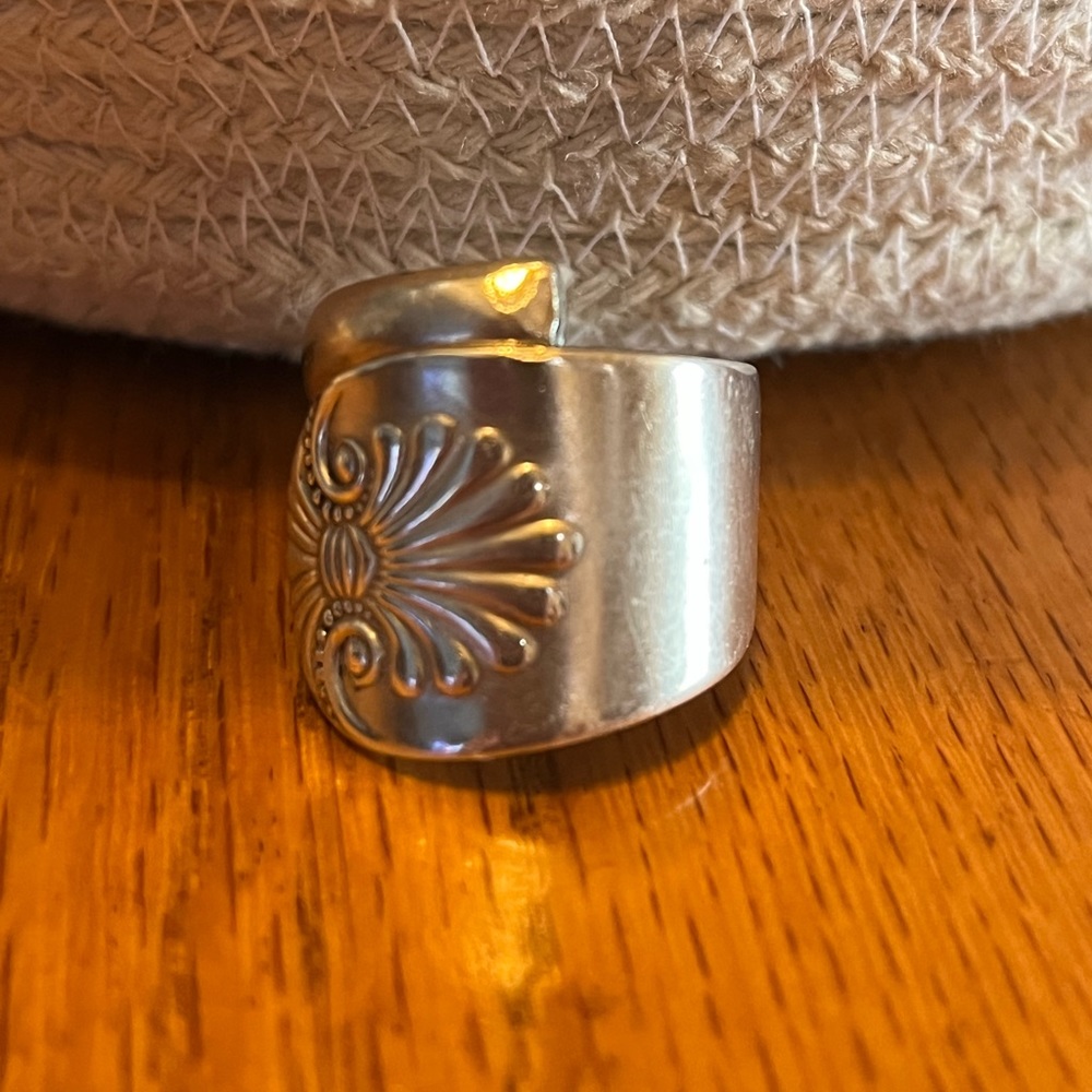 Antique 1888 Shell spoon ring - Picture 2 of 4